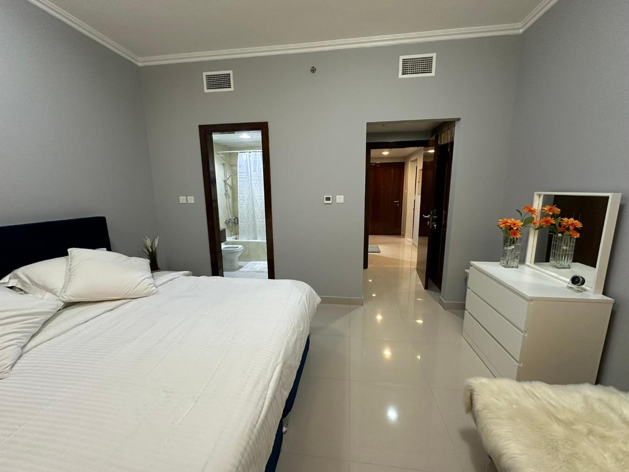 Luxurious And Spacious One Bedroom In The Heart Of Apartment Dubai